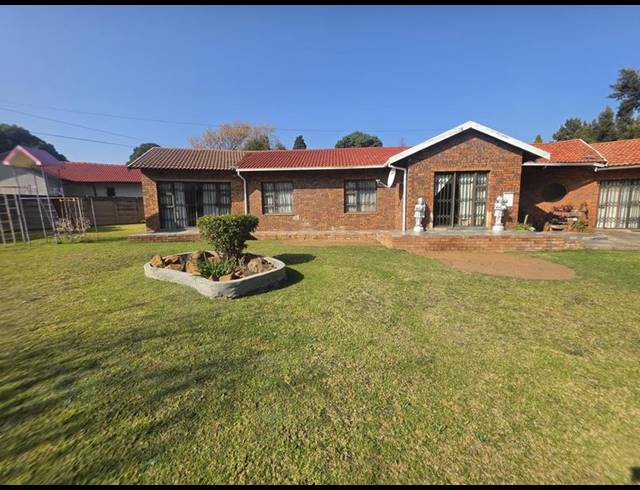 4 BEDROOM HOUSE FOR SALE IN ALBERTSDAL
